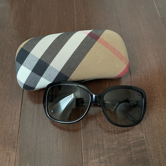 Burberry Sunglasses - Picture 1 of 7